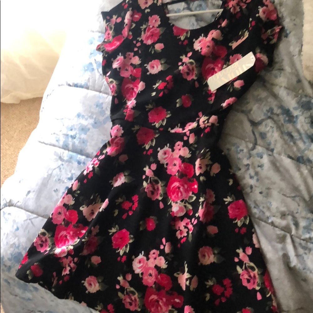 Open back, Rose print mini dress